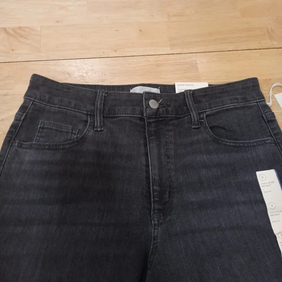 Women's Plus Size High-Rise Boyfriend Jeans - Universal Thread Black Wash 8 - Picture 5 of 16